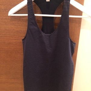 🌷 Under Armour workout racerback tank top